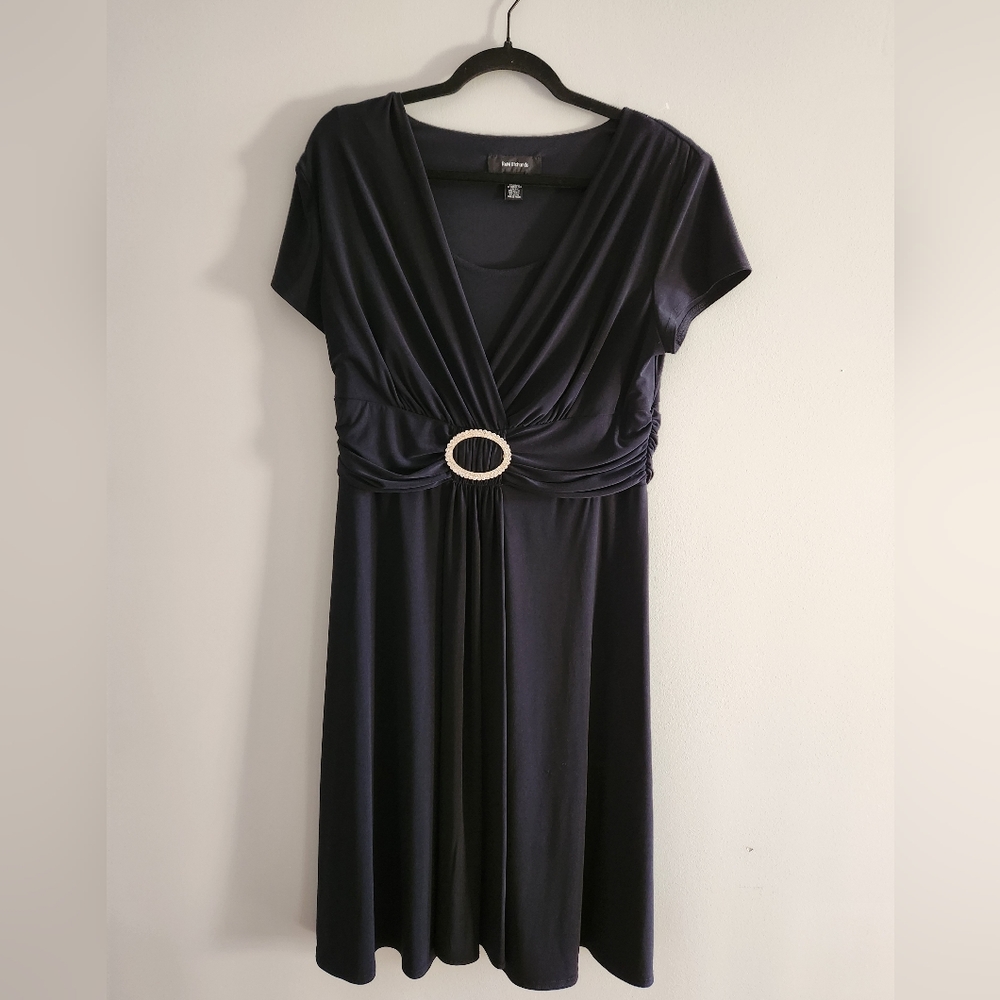 EUC RM Richard's Black Roushing Dress w/ Oval Brooch.  Vintage looking.  Size 12